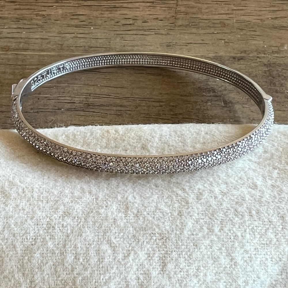 Sterling silver bangle